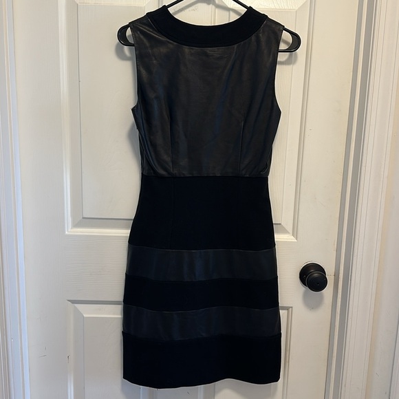 Diane von Furstenberg Christina Leather-Accent Dress Size 2 - Picture 3 of 7